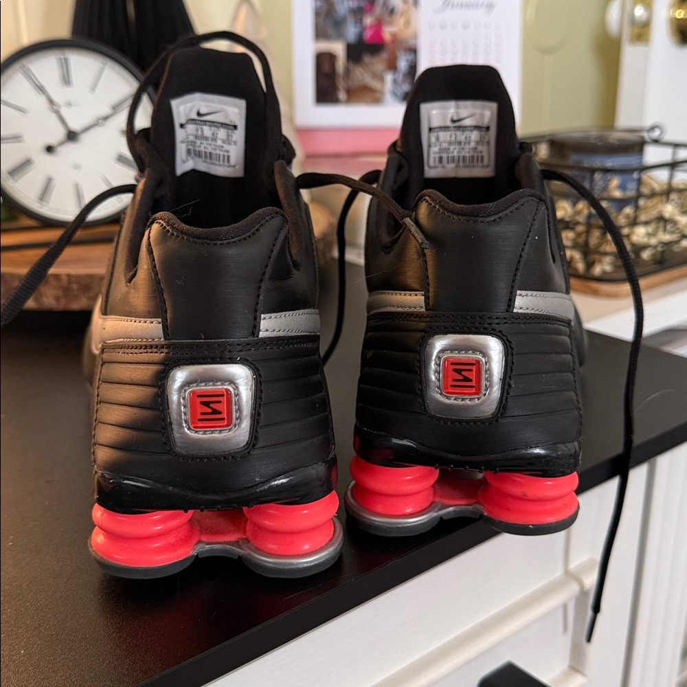 Nike Shox - Picture 3 of 6